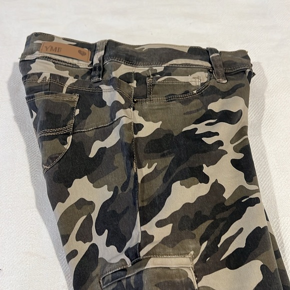 Camo jeans size 3 - Picture 2 of 6